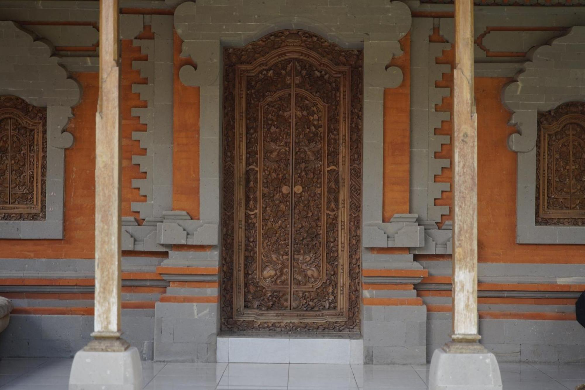 Jati Wisma tamu